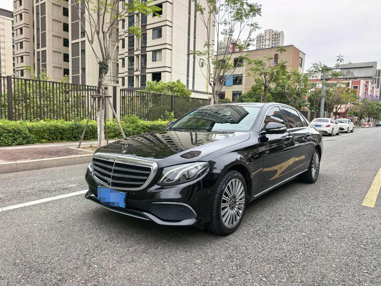 Mercedes Benz E-Class 2020 E 300 L 2.0T Fashion Automatic Gear - View 1
