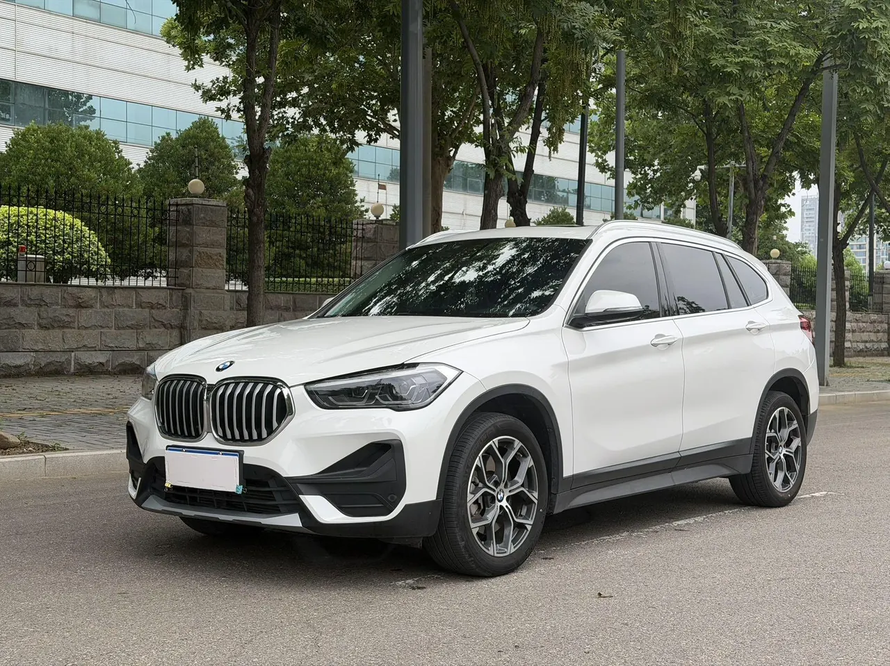BMW 2022 X1 sDrive25Li 2.0T Leading Automatic Gear - View 1