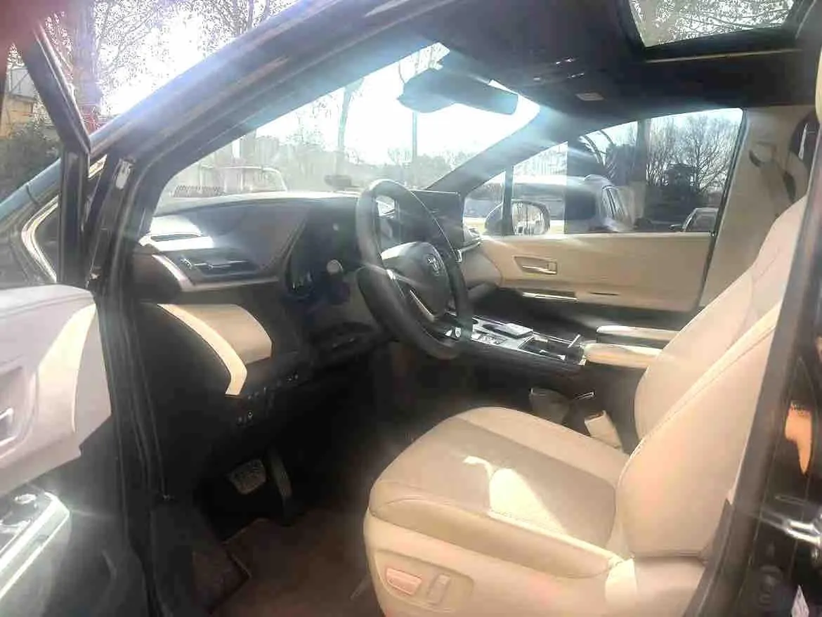 Toyota 2024 Sana 2.5 Stepless Four-wheel Drive Premium Edition Automatic Transmission 2