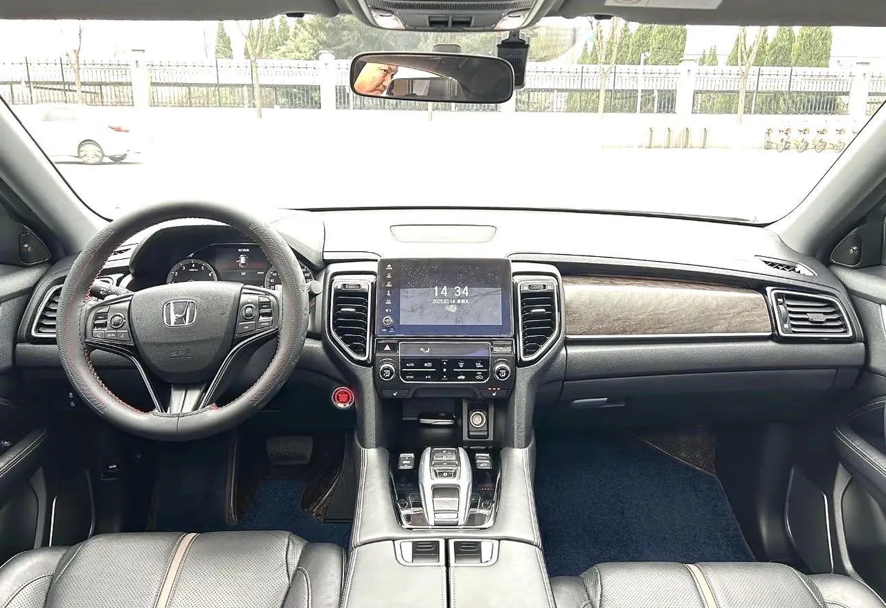 Honda 2023 UR-V 2.0T 370TURBO 4-wheel drive exclusive automatic gear 3