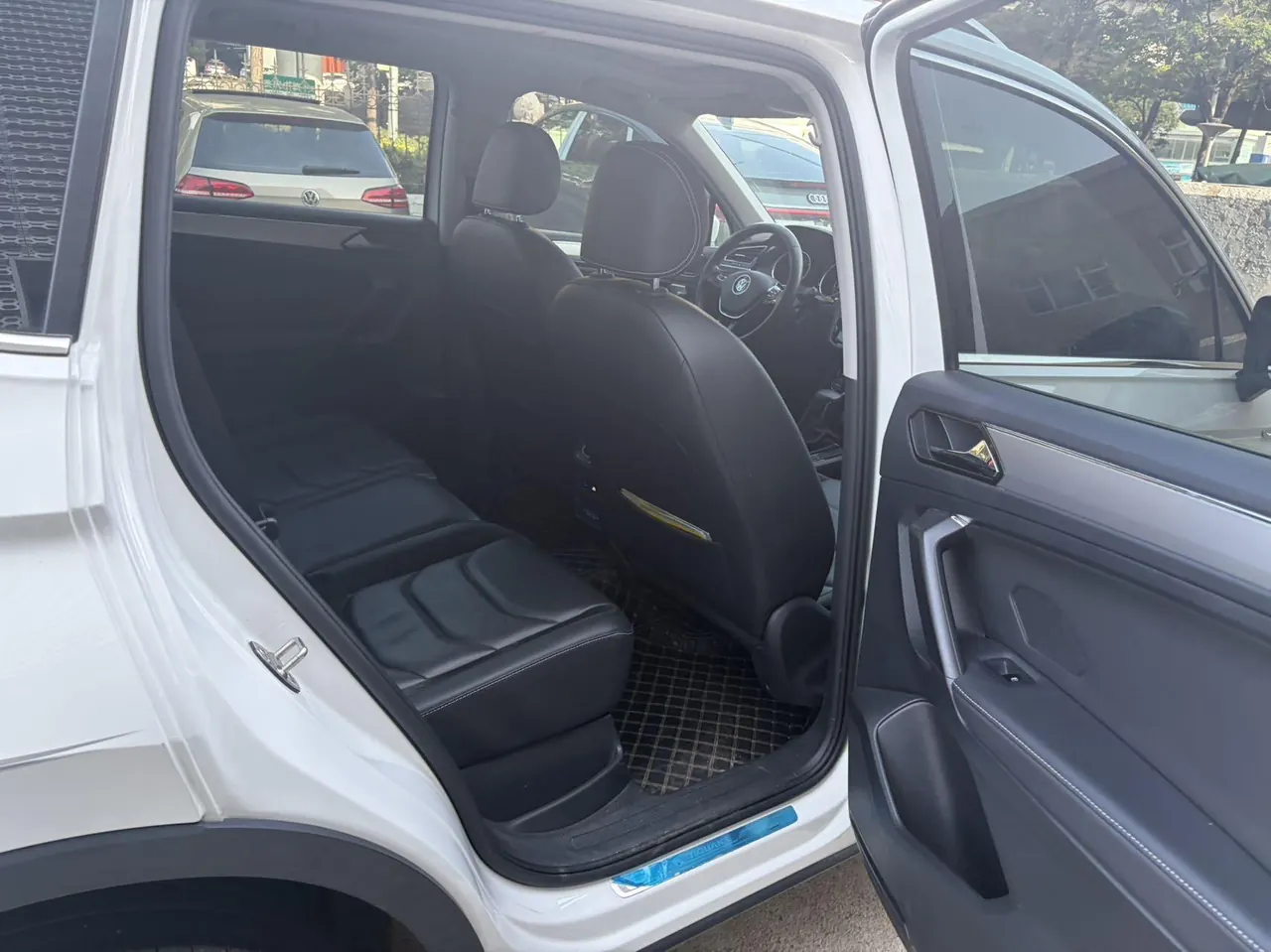 Volkswagen 2020 Tiguan L 2.0TSI 330TSI Two-Drive Panoramic Comfort Edition Automatic Gear 5