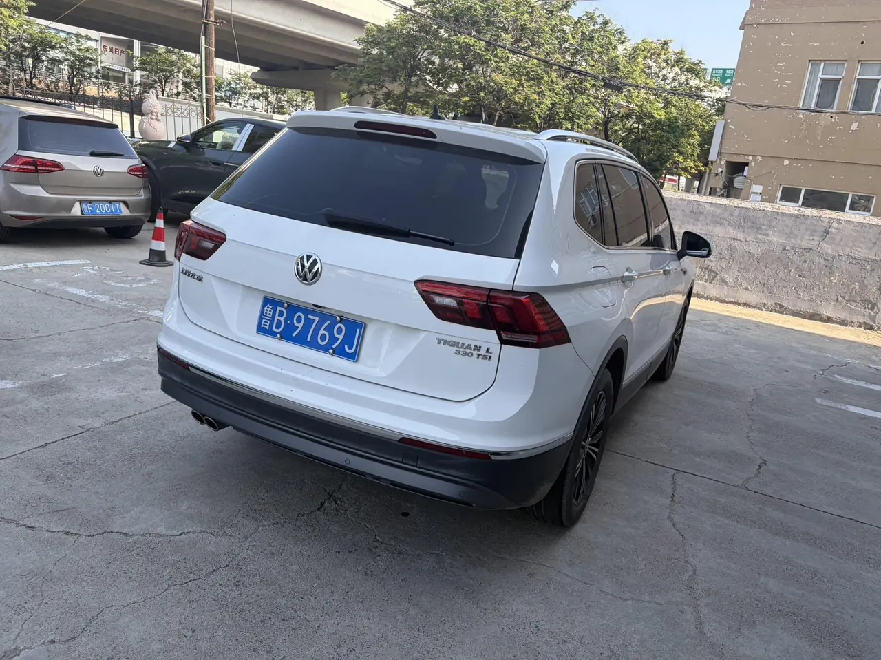 Volkswagen 2020 Tiguan L 2.0TSI 330TSI Two-Drive Panoramic Comfort Edition Automatic Gear 7