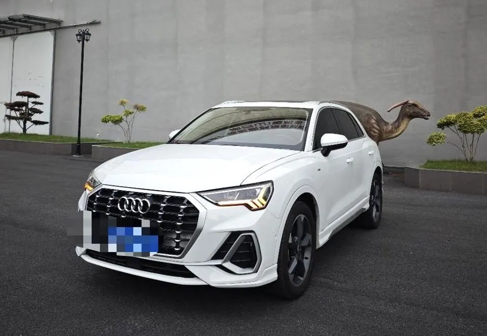 Audi 2022 Q3 1.4TFSI 35TFSI Fashion Dynamic Automatic - View 1