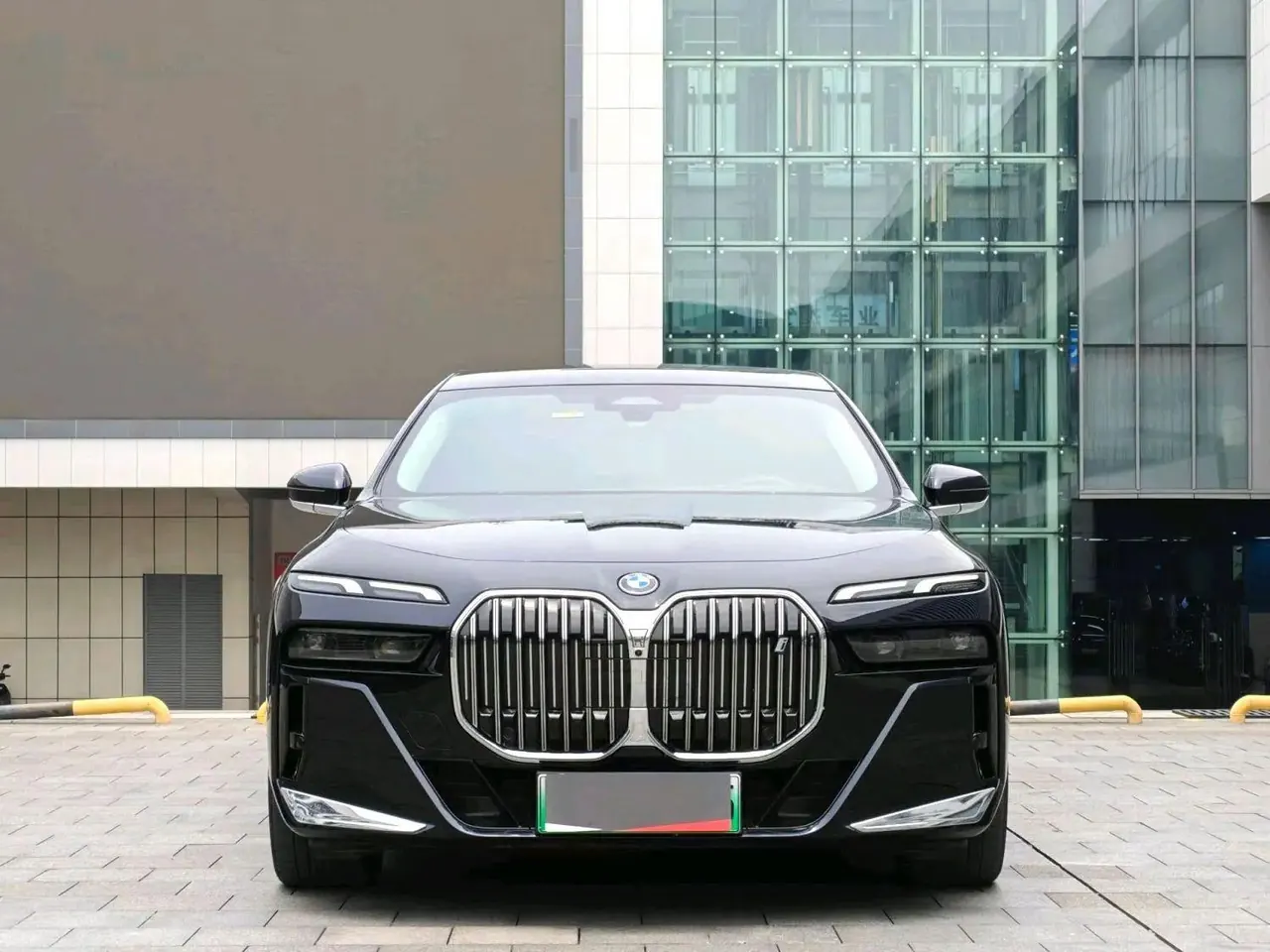 BMW i7 (Imported) 2023 i7 eDrive50L Leading M Sports Suit Automatic Gear 2