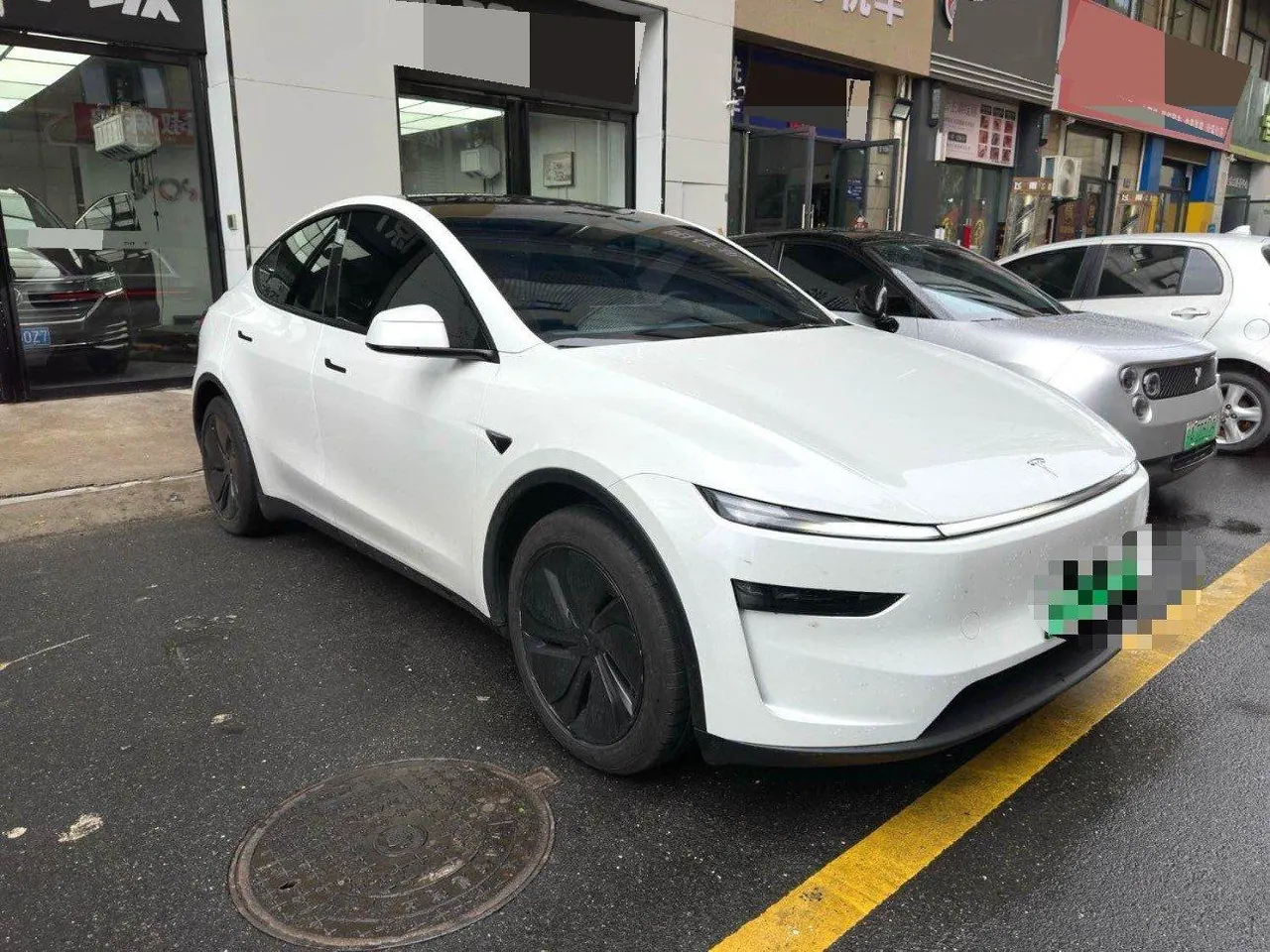 Tesla 2026 Model Y Rear-Wheel-Drive Automatic 3