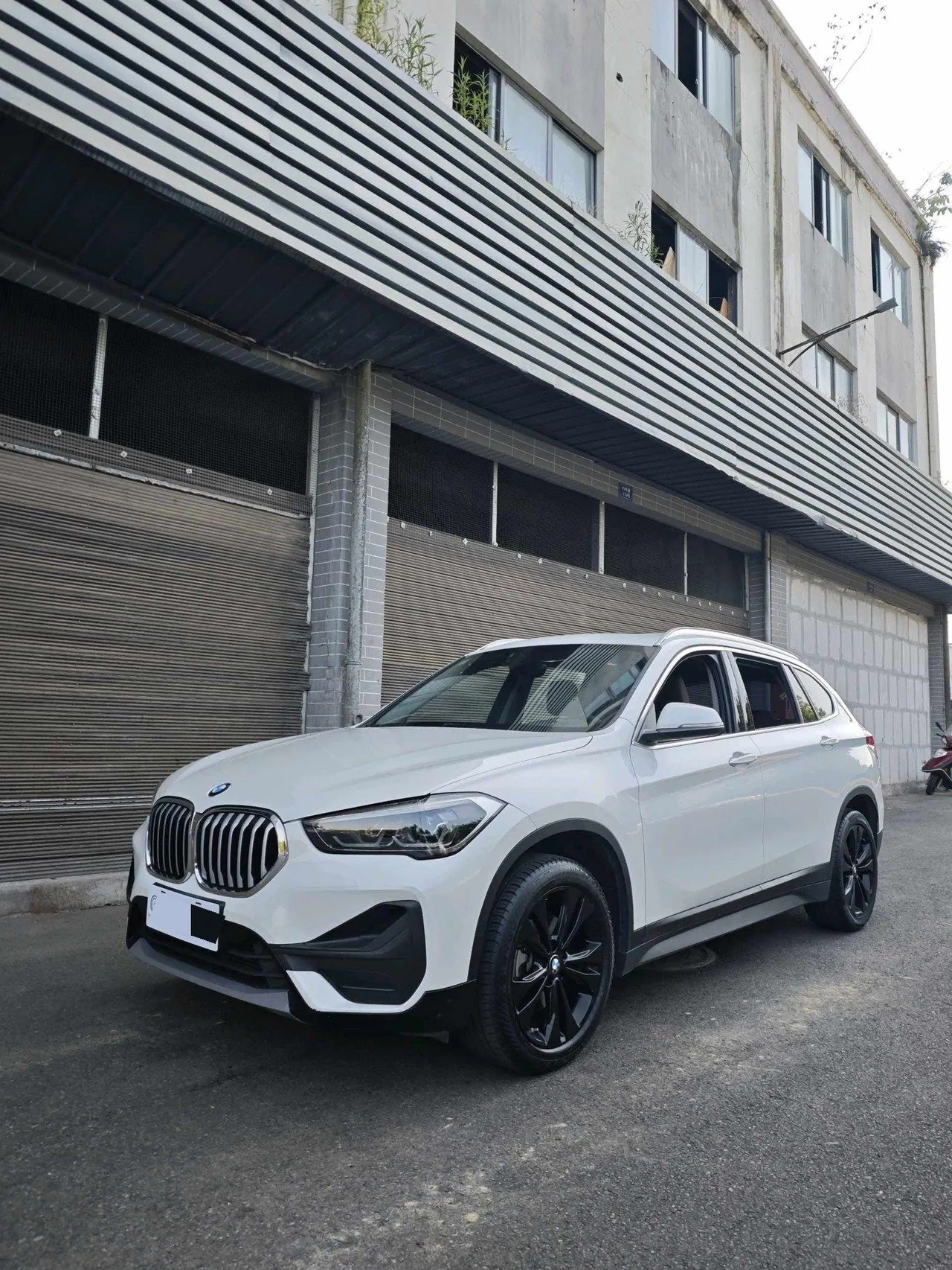 BMW 2020 X1 sDrive20Li 1.5T fashion automatic gear - View 1