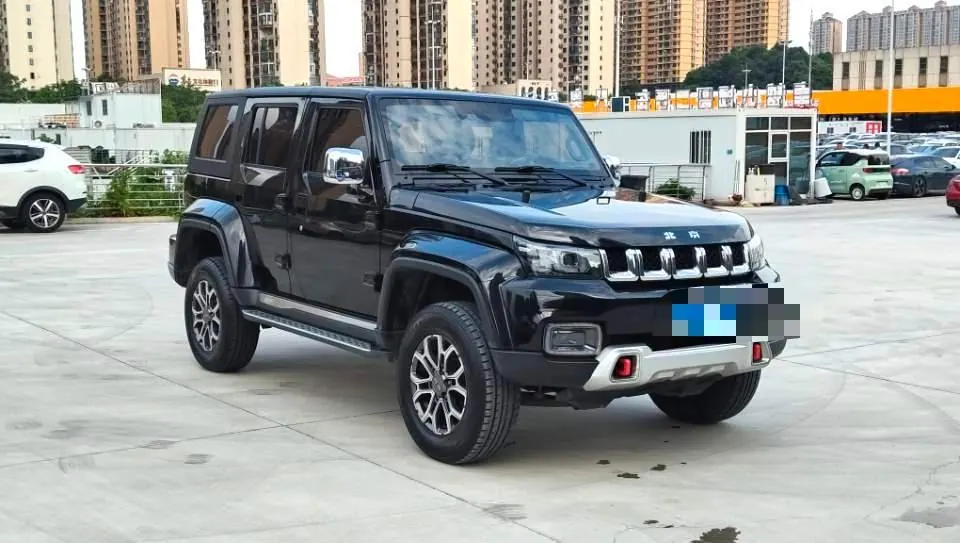 Beijing 2020 BJ40 2.0T 4-wheel drive city hunter version chivalrous automatic gear 3