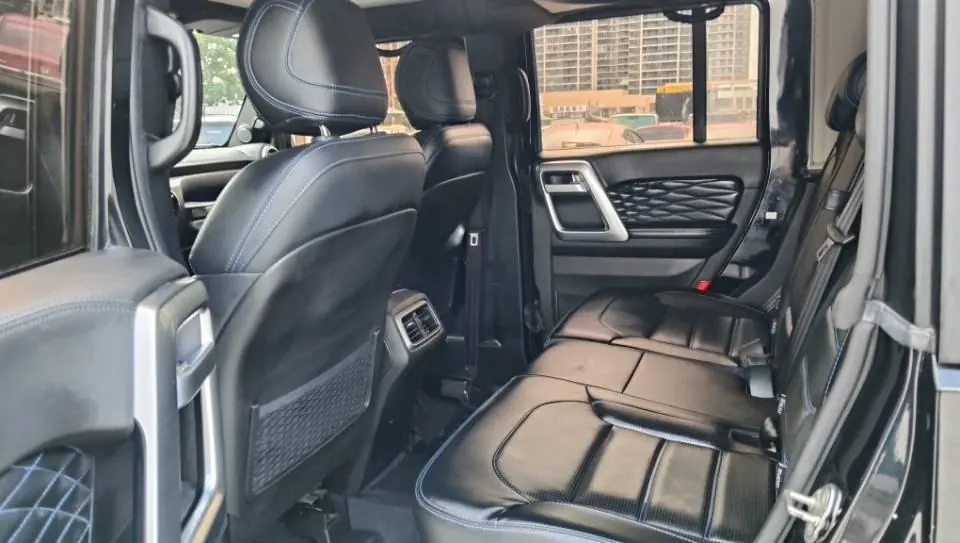 Beijing 2020 BJ40 2.0T 4-wheel drive city hunter version chivalrous automatic gear 4