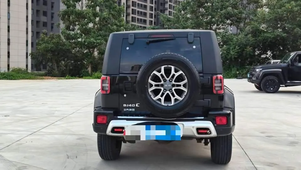 Beijing 2020 BJ40 2.0T 4-wheel drive city hunter version chivalrous automatic gear 8