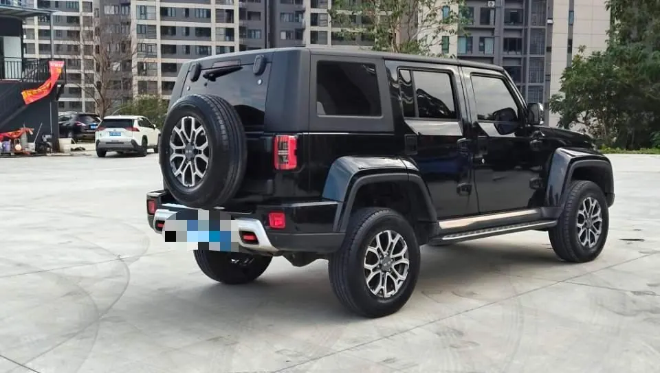 Beijing 2020 BJ40 2.0T 4-wheel drive city hunter version chivalrous automatic gear 9
