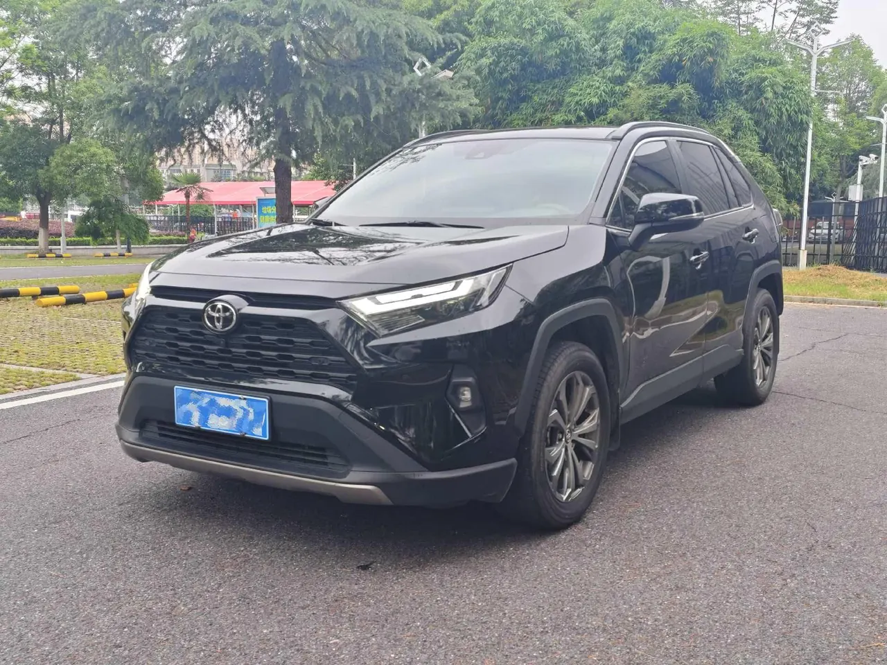 Toyota 2023 RAV4 Rongbo 2.0 Stepless Two-Drive Fashion Plus Edition Automatic Gear - View 1