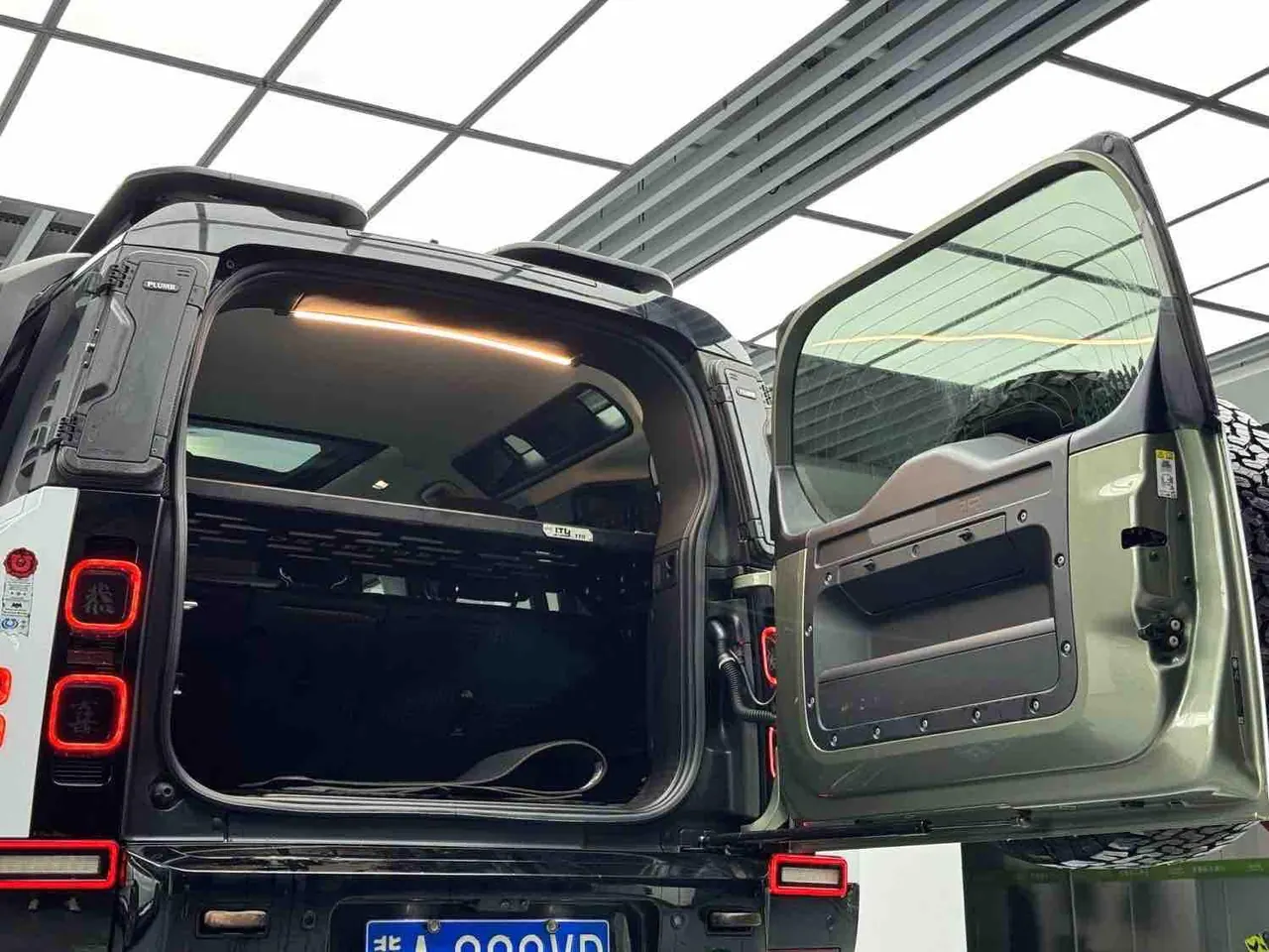 Land Rover Guard (Imported) 2022 Guard 110 48V 3.0T P400 X-DYNAMIC HSE Automatic Gear 11