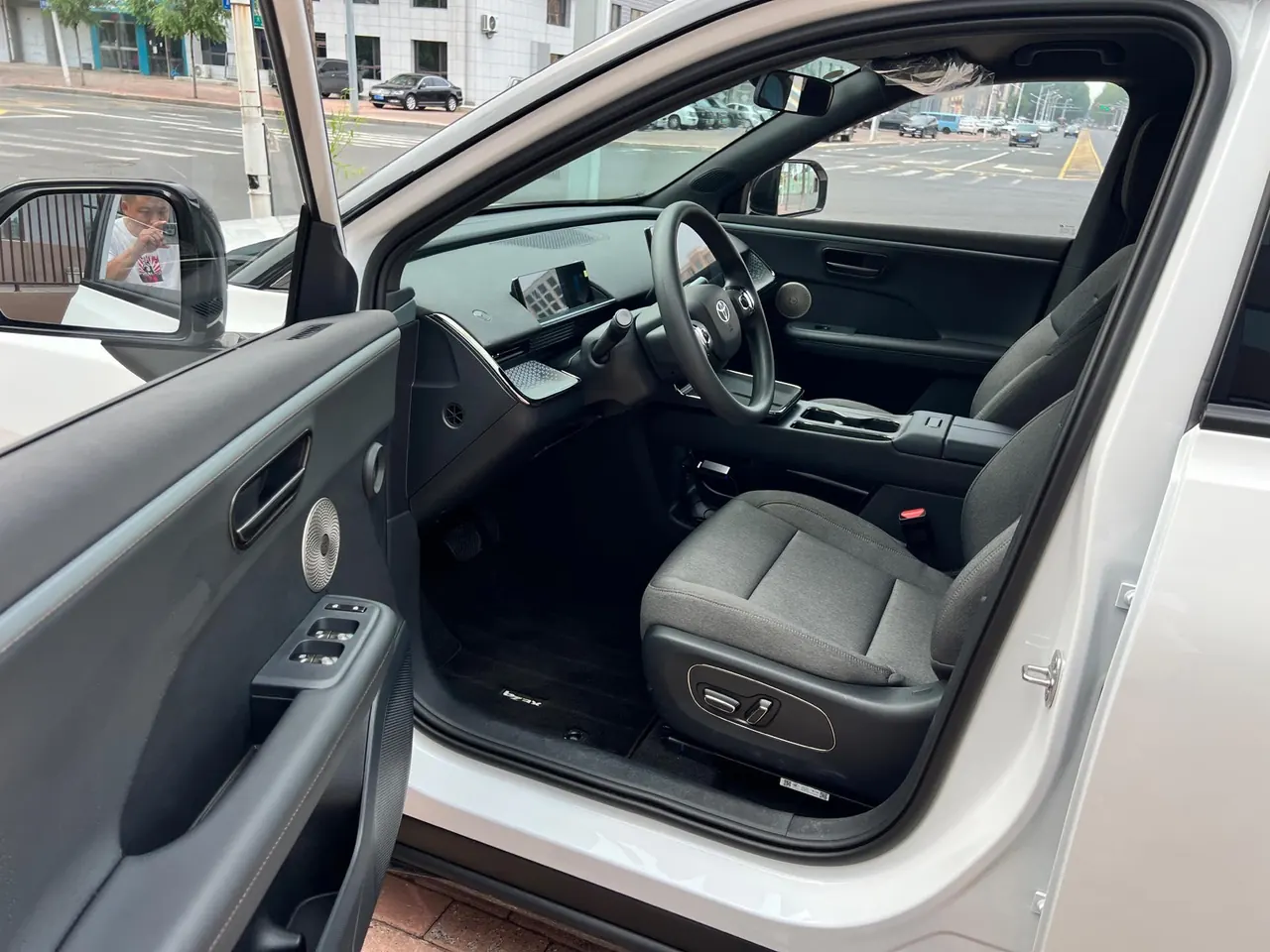 Toyota 2026 platinum wisdom 3X 430 Air automatic gear 6