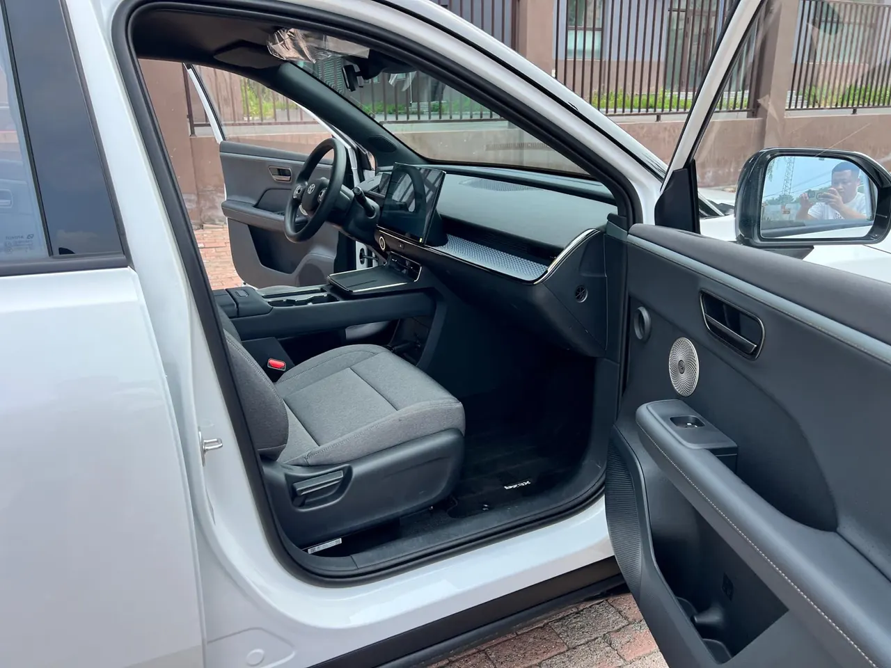 Toyota 2026 platinum wisdom 3X 430 Air automatic gear 8