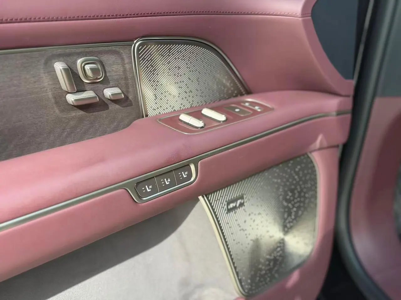 NIO 2026 ES8 6‑Seater Executive Signature Edition Automatic Transmission 9