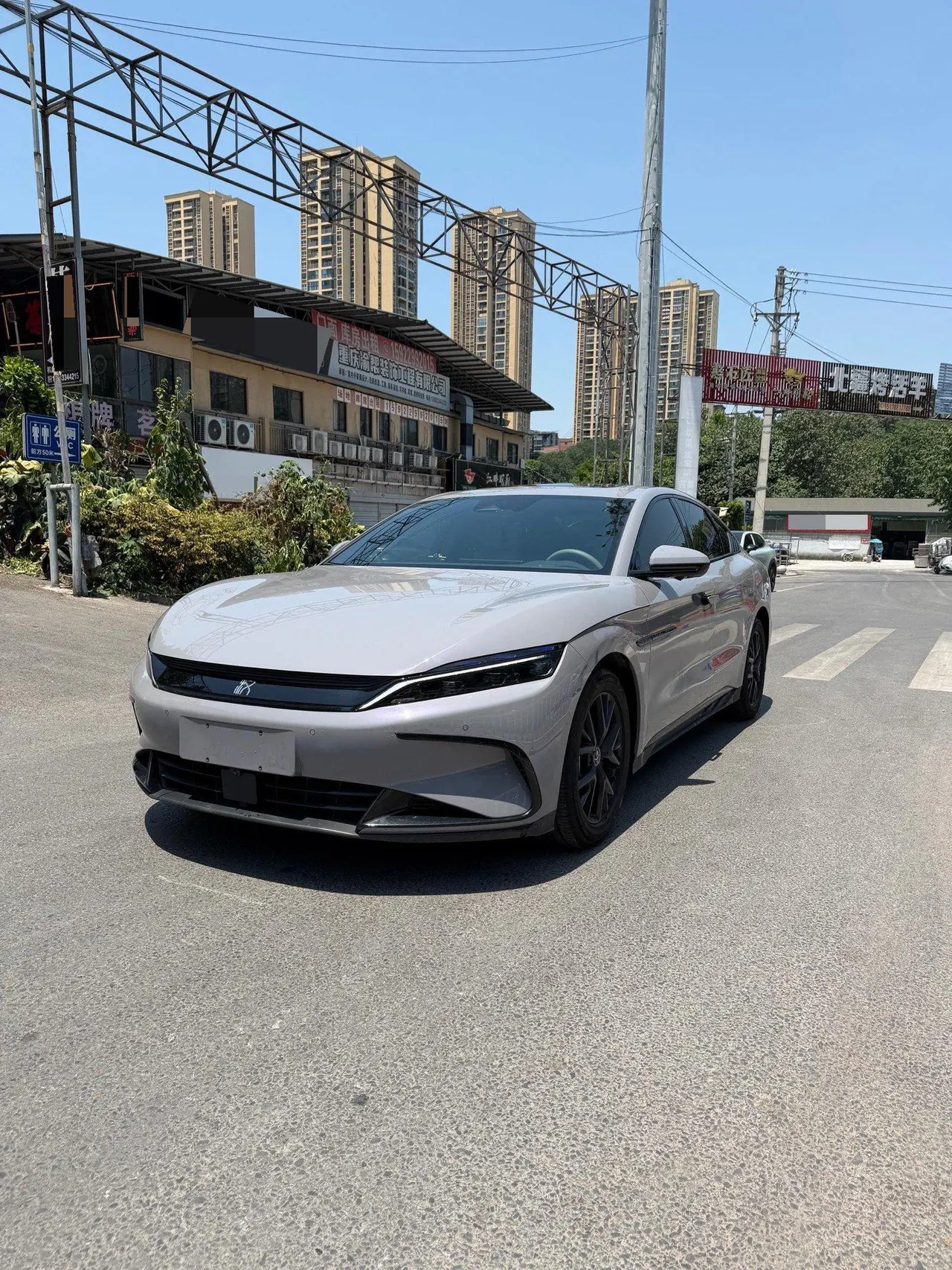 BYD 2025 Chinese DM-i 1.5T stepless 125KM elite automatic gear - View 1