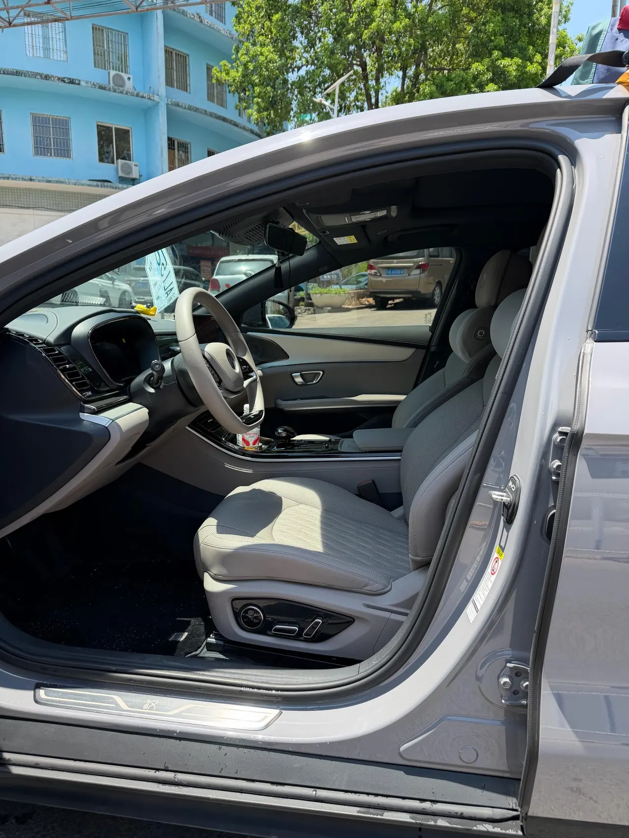 BYD 2025 Chinese DM-i 1.5T stepless 125KM elite automatic gear 2