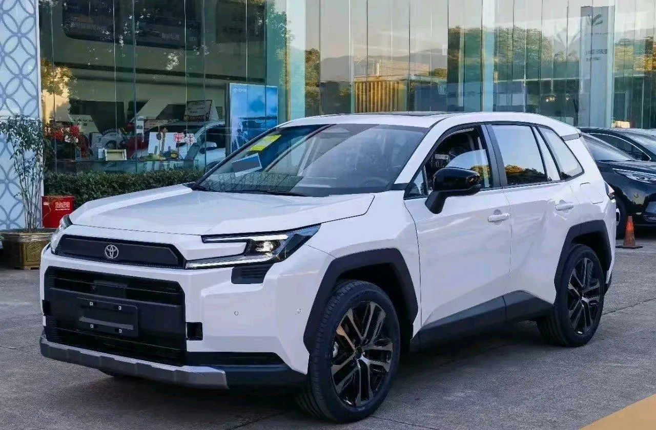 Toyota 2026 RAV4 Rongfang Double Engine 2.5 Stepless Four-wheel Drive Flagship Automatic Gear - View 1