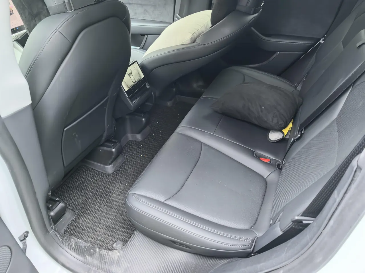 Tesla 2025 Model Y long endurance all-wheel drive version automatic transmission 4