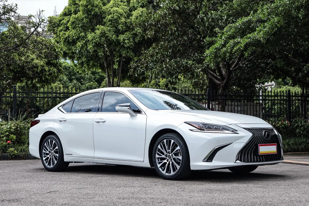 Lexus ES (Imported) 2020 ES300h 2.5 Stepless Premium Edition Automatic Gear 2