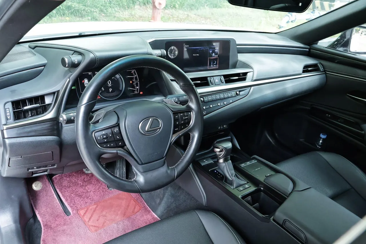 Lexus ES (Imported) 2020 ES300h 2.5 Stepless Premium Edition Automatic Gear 7