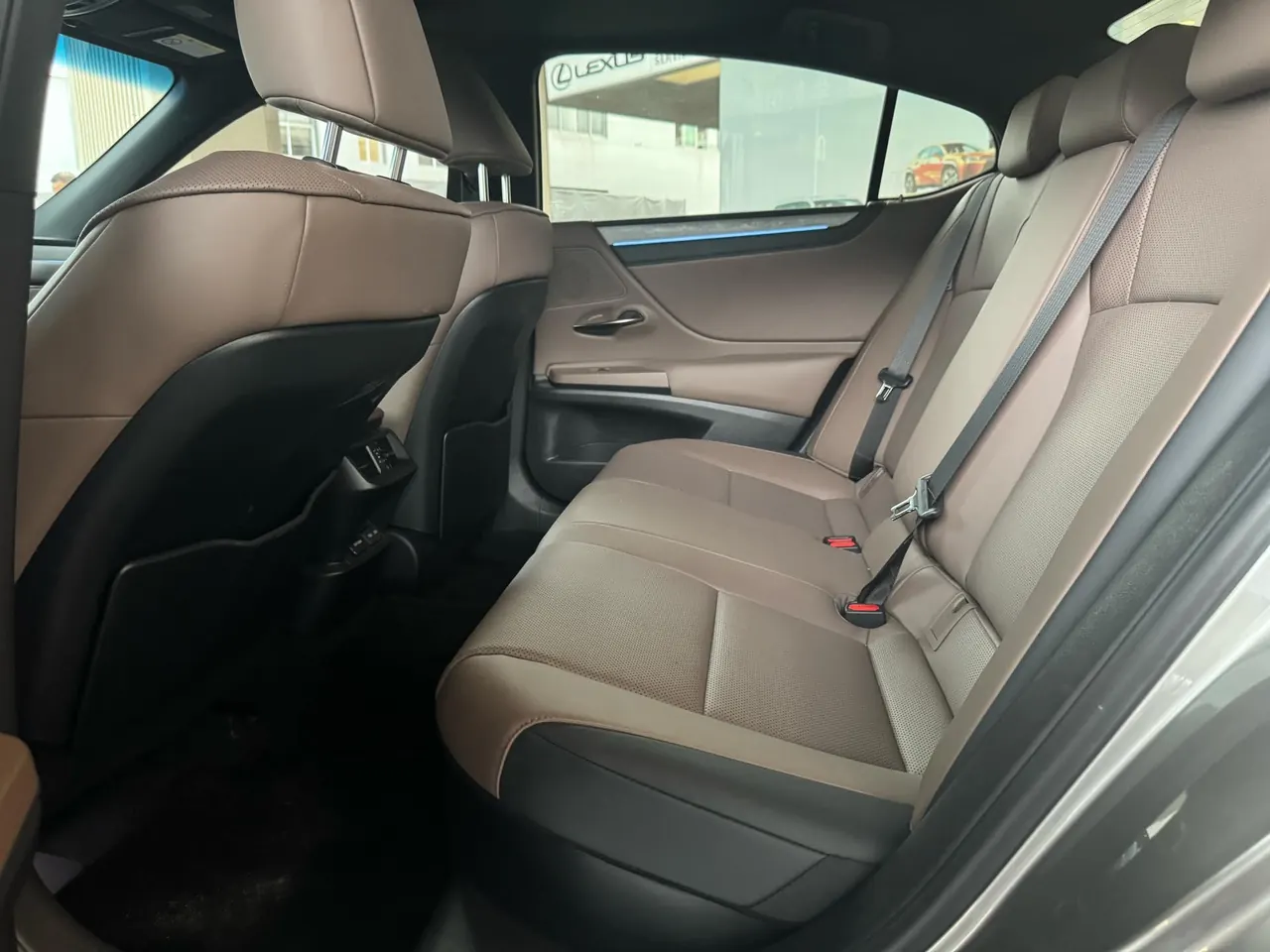 Lexus ES (Imported) 2025 ES300h 2.5 Stepless Premium Edition Automatic Gear 8