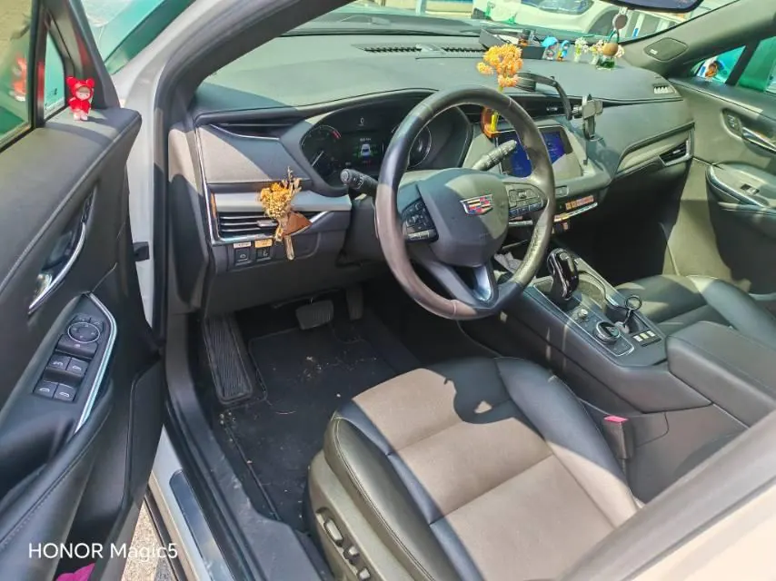 Cadillac 2020 XT4 2.0T 28T Two-Drive Leading Automatic Gear 5