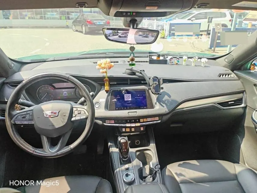 Cadillac 2020 XT4 2.0T 28T Two-Drive Leading Automatic Gear 6