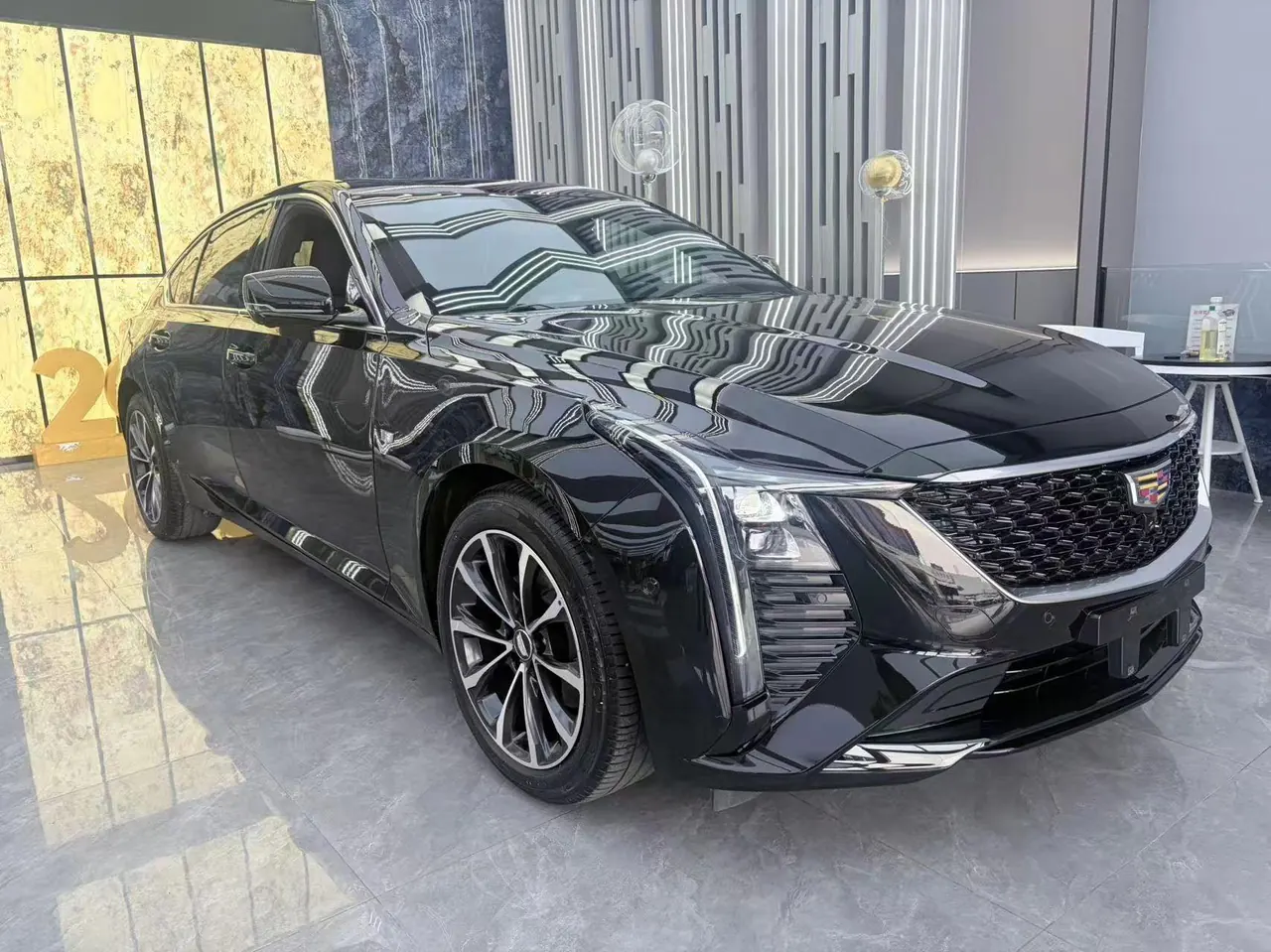 Cadillac 2025 CT5 2.0T 28T City Sports Edition Automatic Gear 3