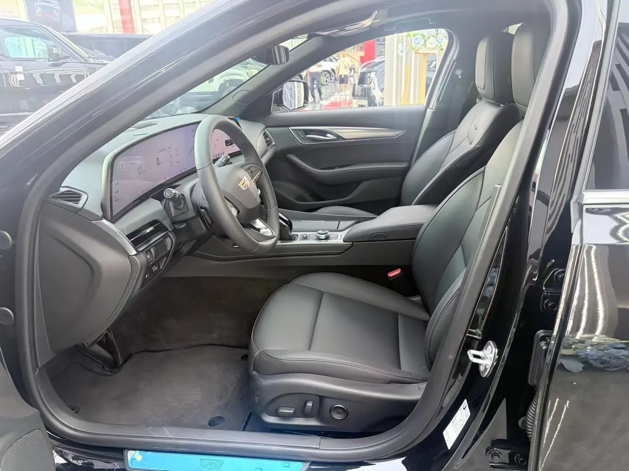 Cadillac 2025 CT5 2.0T 28T City Sports Edition Automatic Gear 4