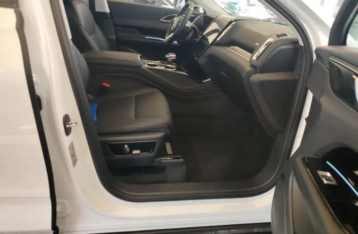 HongQi 2025 HS3 PHEV 1.5T 117km Strong Edition Automatic Gear 2