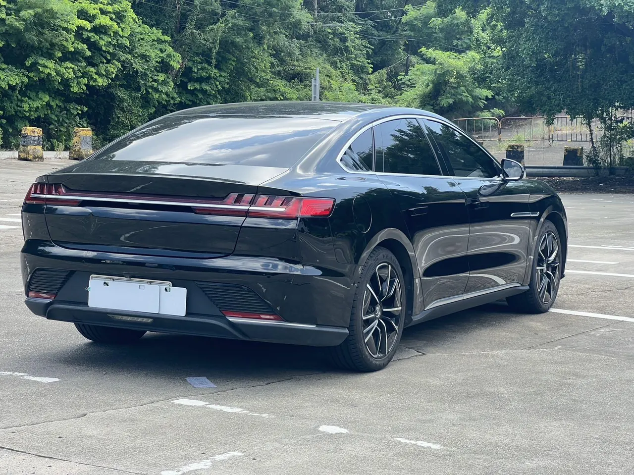 BYD 2020 Han four-wheel drive high-performance flagship automatic gear 8