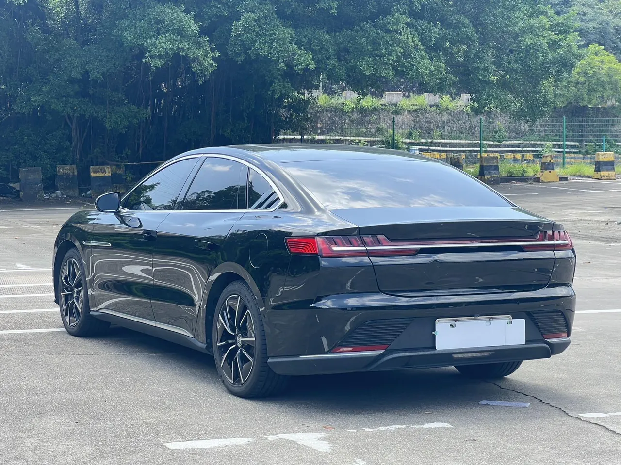 BYD 2020 Han four-wheel drive high-performance flagship automatic gear 9