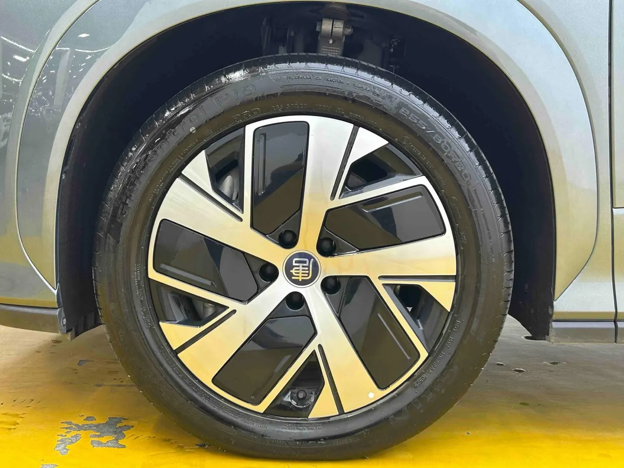BYD 2025 Tang L DM 1.5T stepless 200KM four-wheel drive laser Radar flagship automatic gear 8
