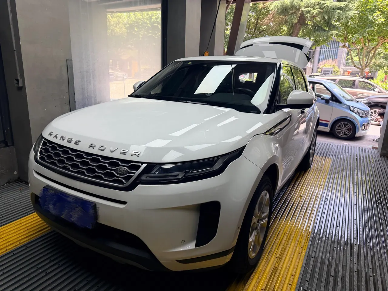 Land Rover 2020 Range Rover Aurora 48V 2.0T 249PS Youth Edition Automatic Gear - View 1