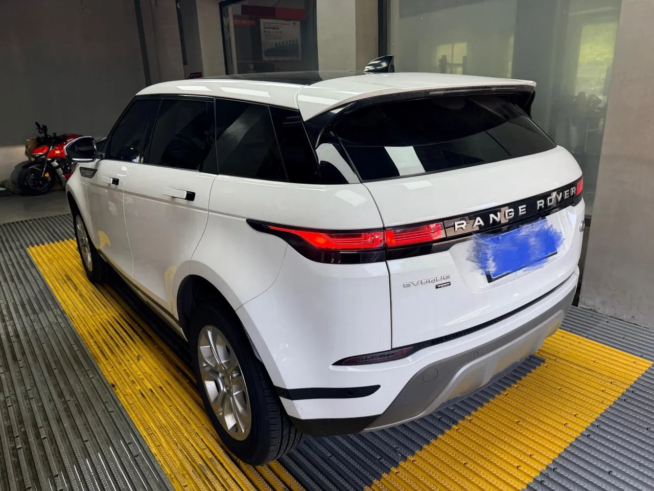 Land Rover 2020 Range Rover Aurora 48V 2.0T 249PS Youth Edition Automatic Gear 6