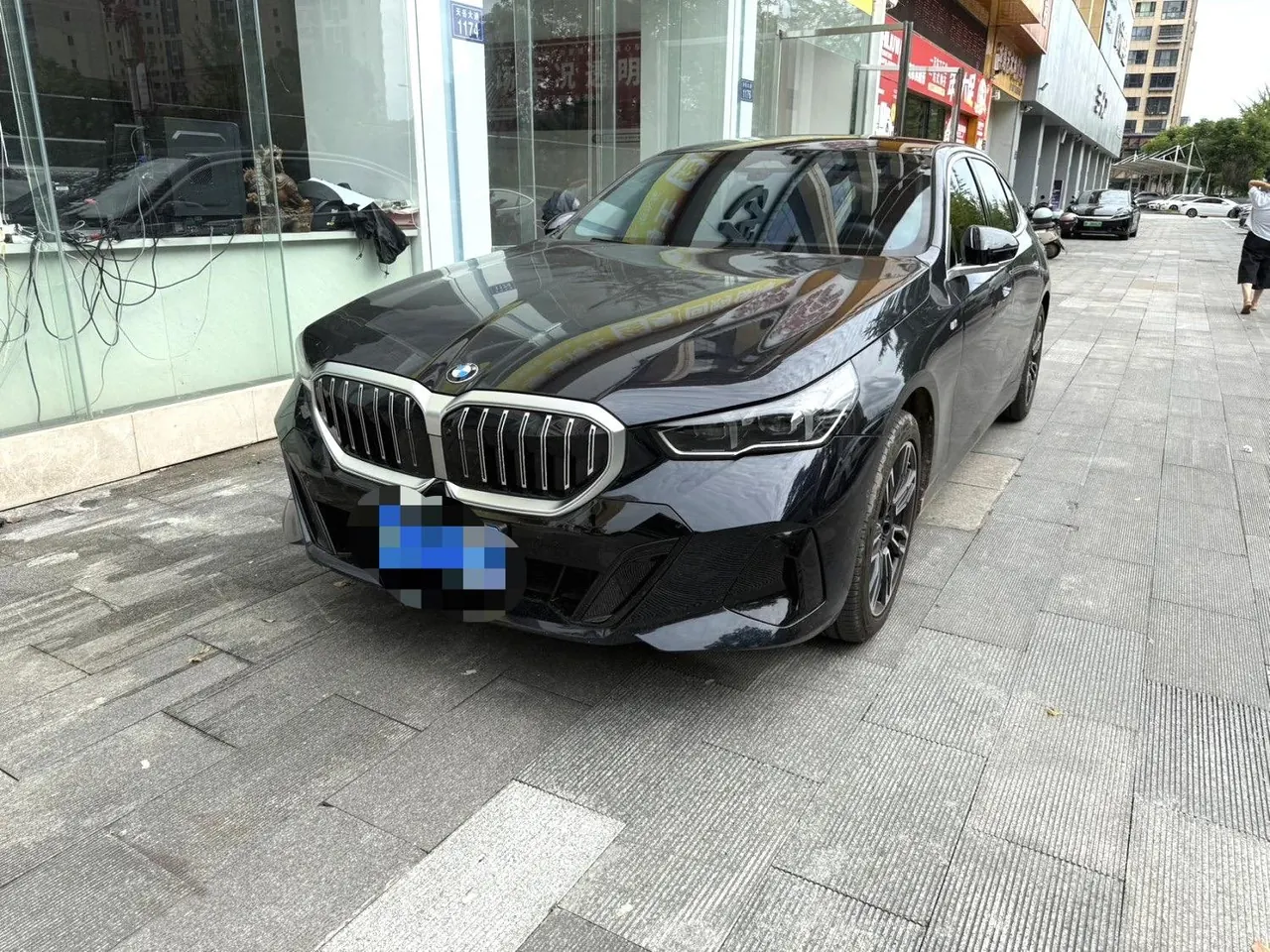 BMW 5 Series 2025 530Li 48V 2.0T Leading M Sports Suit Automatic Gear - View 1