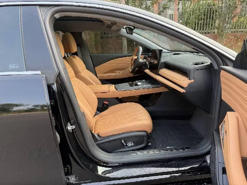 Geely Galaxy 2025 Xingyao 8 EM-i 1.5 130km Premium Edition Automatic Gear 5