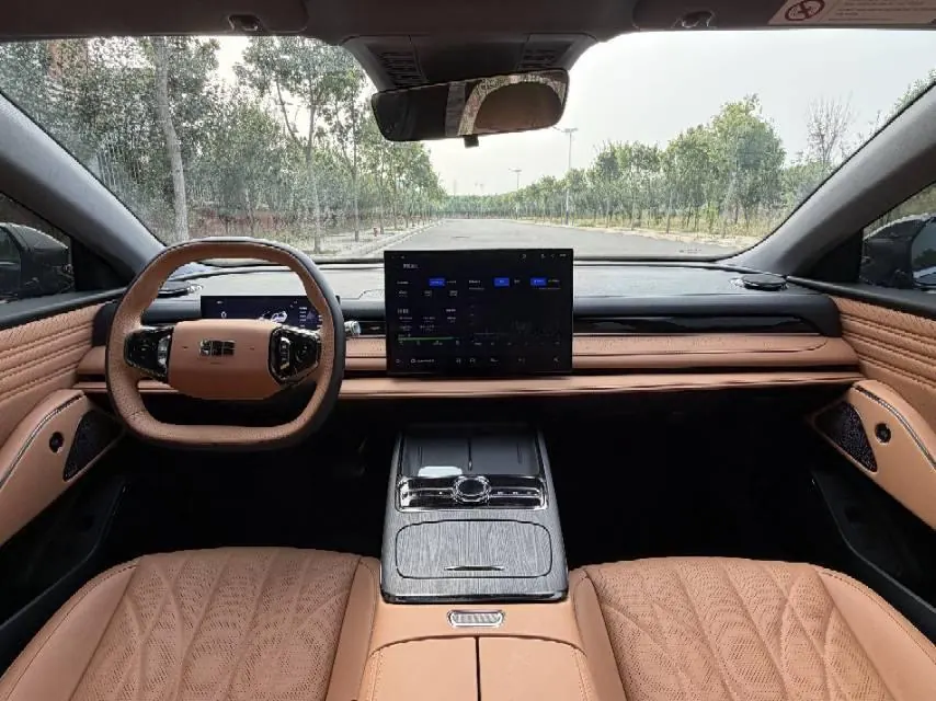 Geely Galaxy 2025 Xingyao 8 EM-i 1.5 130km Premium Edition Automatic Gear 6