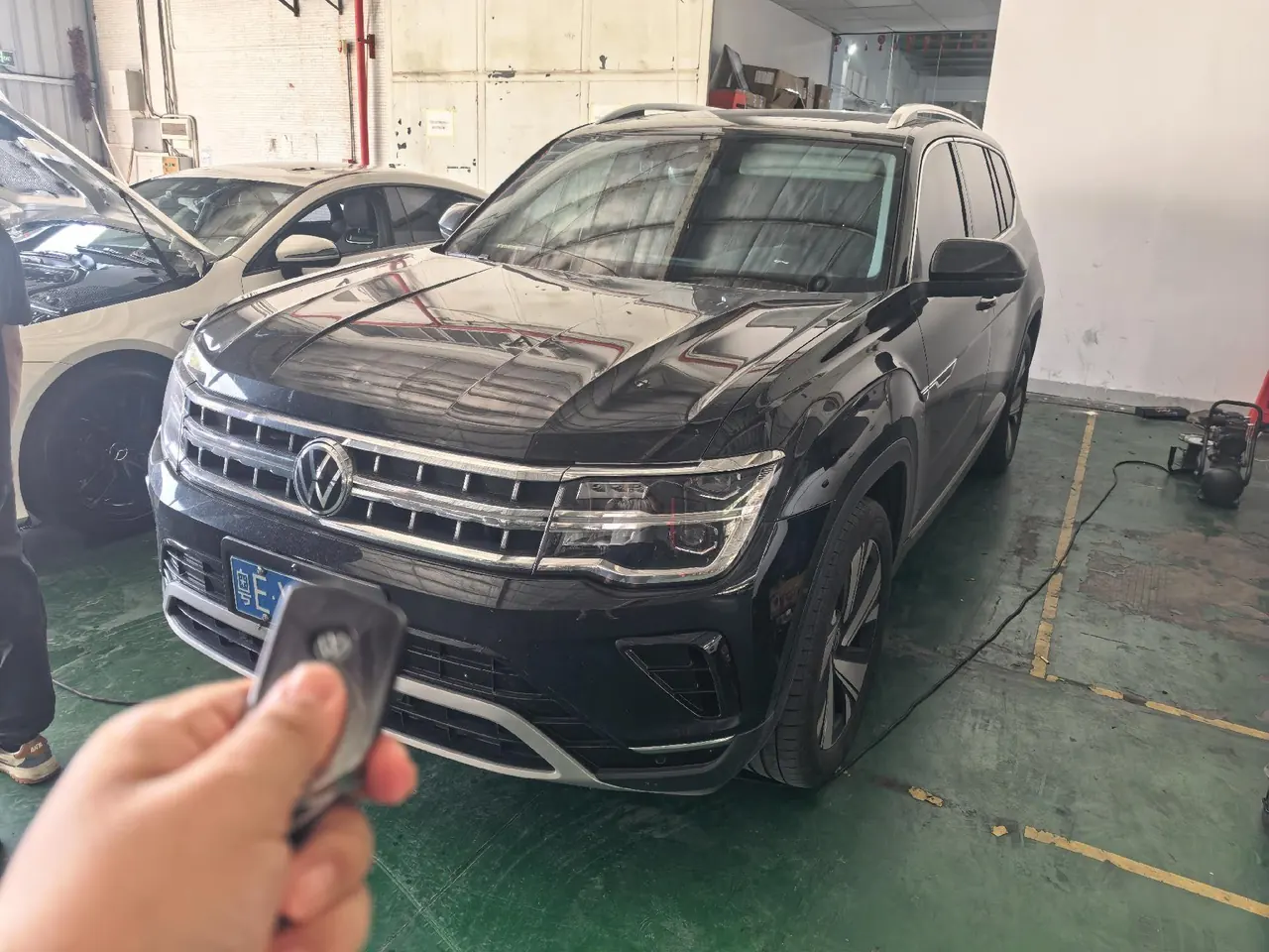 Volkswagen 2024 Tuang 2.0TSI 380TSI four-wheel drive Longyao version automatic gear - View 1
