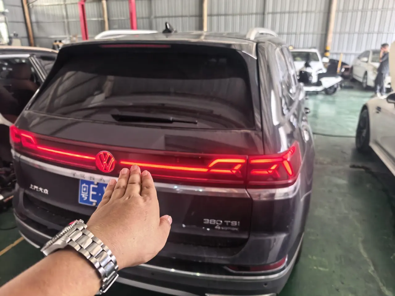 Volkswagen 2024 Tuang 2.0TSI 380TSI four-wheel drive Longyao version automatic gear 5