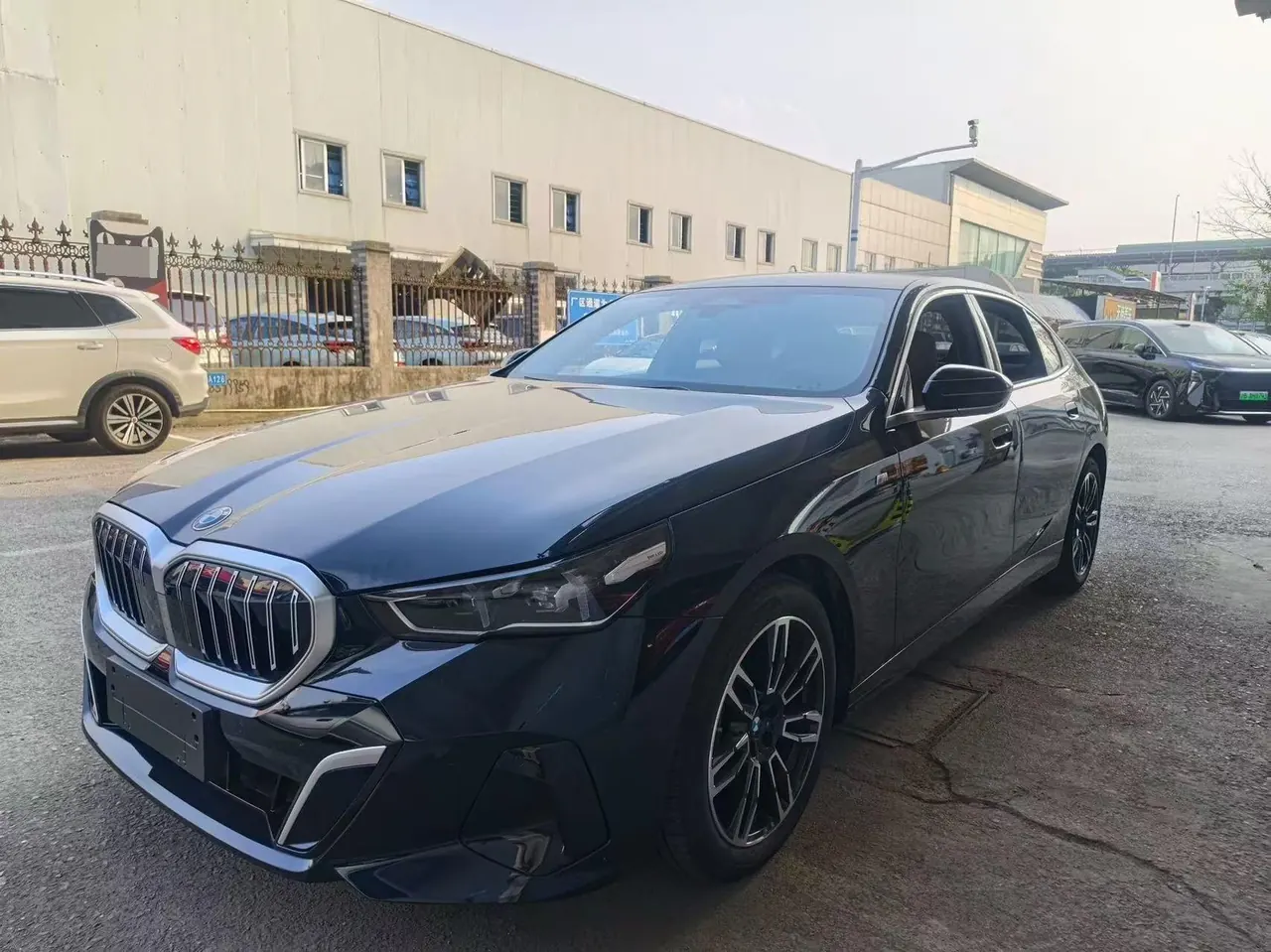 BMW 5 Series 2024 model 530Li 48V 2.0T Leading Edition M Sport Package Automatic - View 1