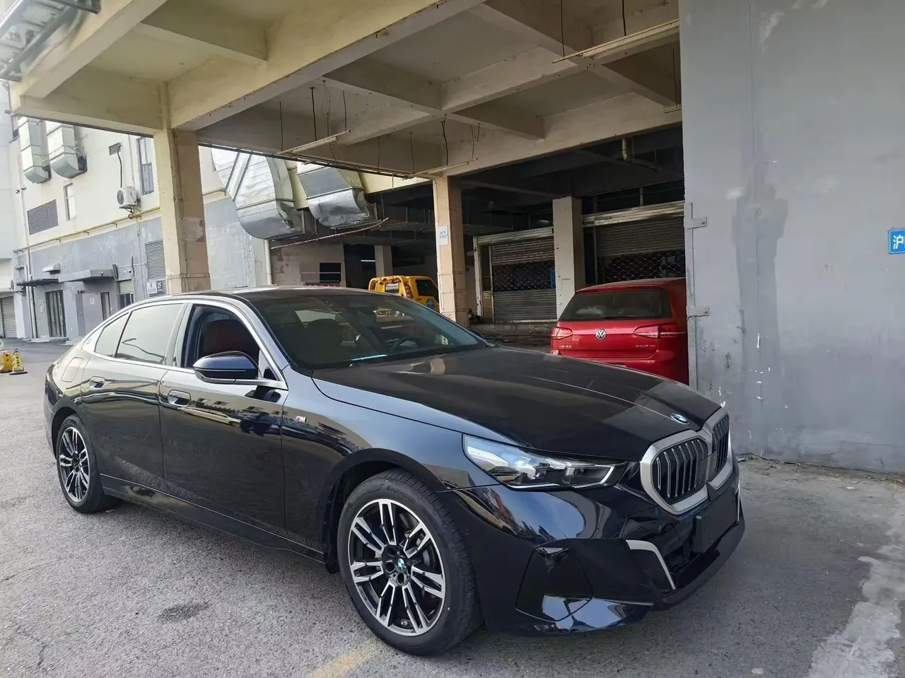BMW 5 Series 2024 model 530Li 48V 2.0T Leading Edition M Sport Package Automatic 2