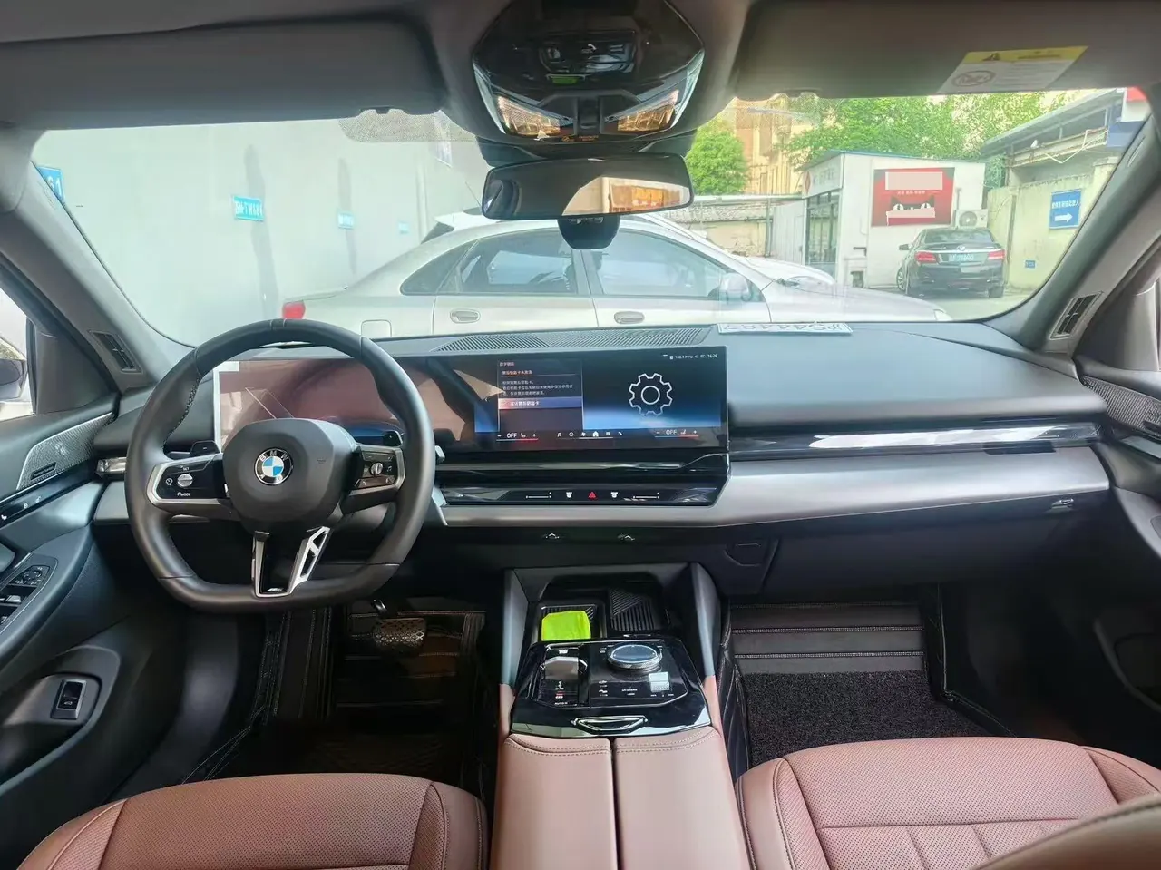 BMW 5 Series 2024 model 530Li 48V 2.0T Leading Edition M Sport Package Automatic 5