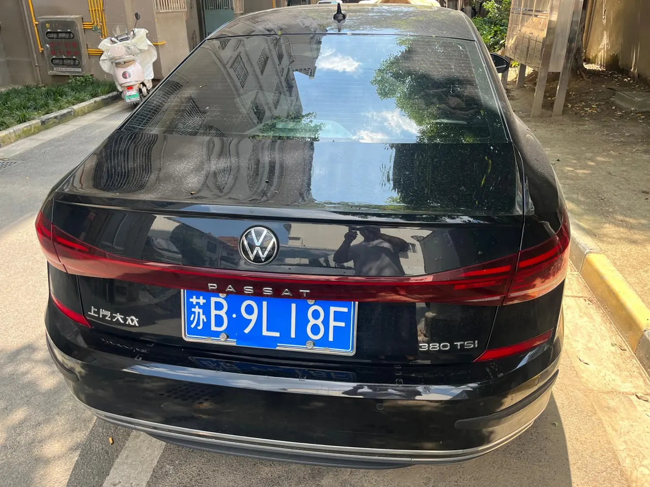 Volkswagen 2024 Passat 2.0TSI 380TSI Deluxe Edition Automatic 12