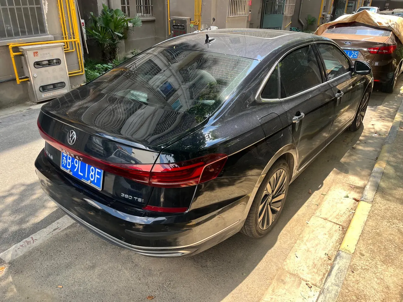 Volkswagen 2024 Passat 2.0TSI 380TSI Deluxe Edition Automatic 13