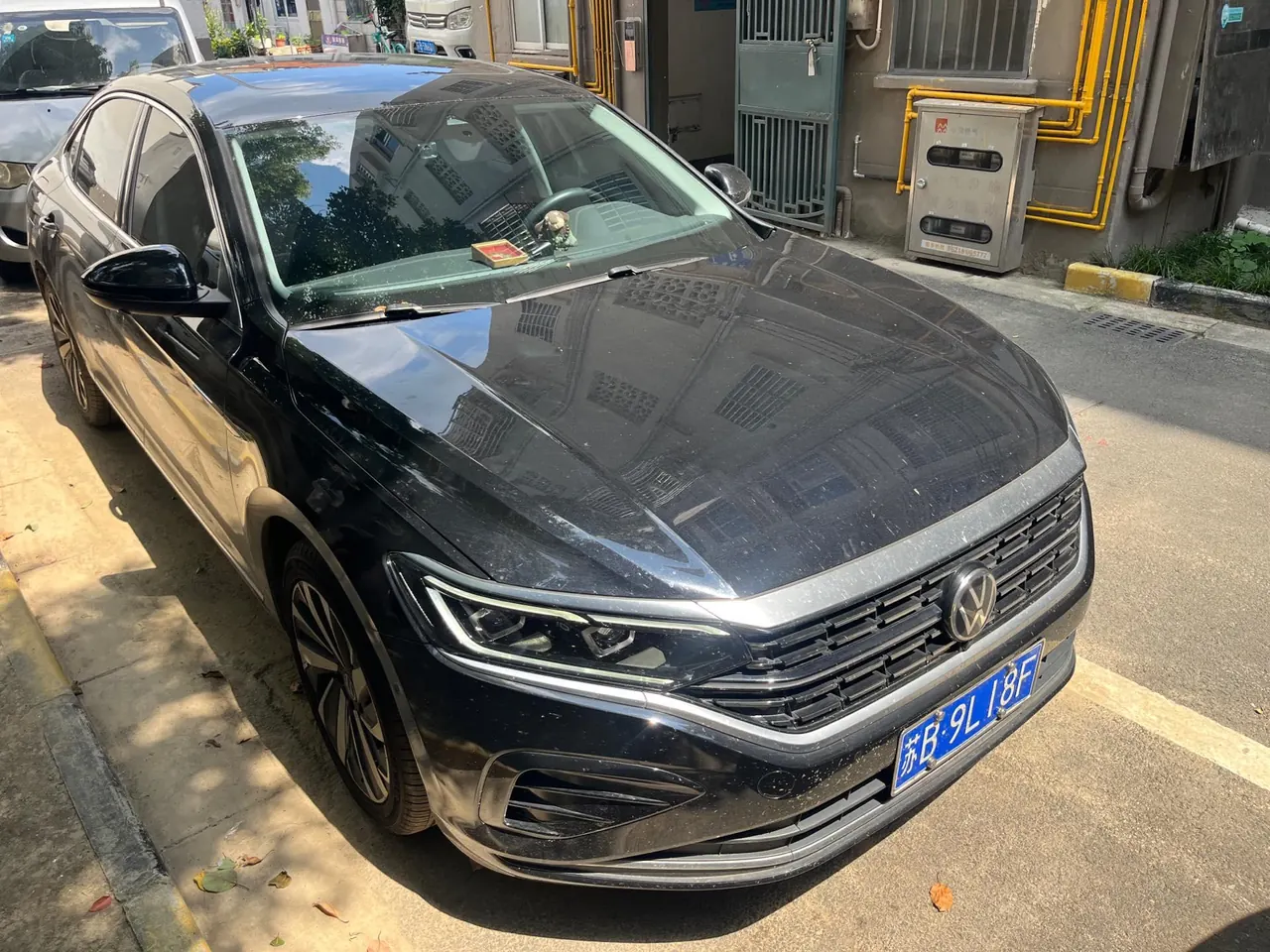 Volkswagen 2024 Passat 2.0TSI 380TSI Deluxe Edition Automatic 3