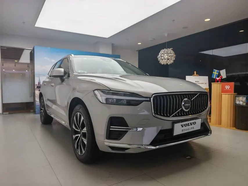 Volvo 2025 XC60 48V 2.0T B5 4-wheel drive Zhiyuan Deluxe Edition Automatic Gear 3