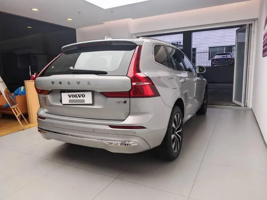 Volvo 2025 XC60 48V 2.0T B5 4-wheel drive Zhiyuan Deluxe Edition Automatic Gear 7
