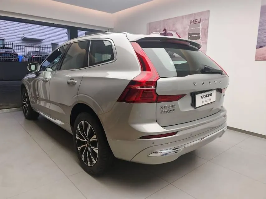 Volvo 2025 XC60 48V 2.0T B5 4-wheel drive Zhiyuan Deluxe Edition Automatic Gear 9